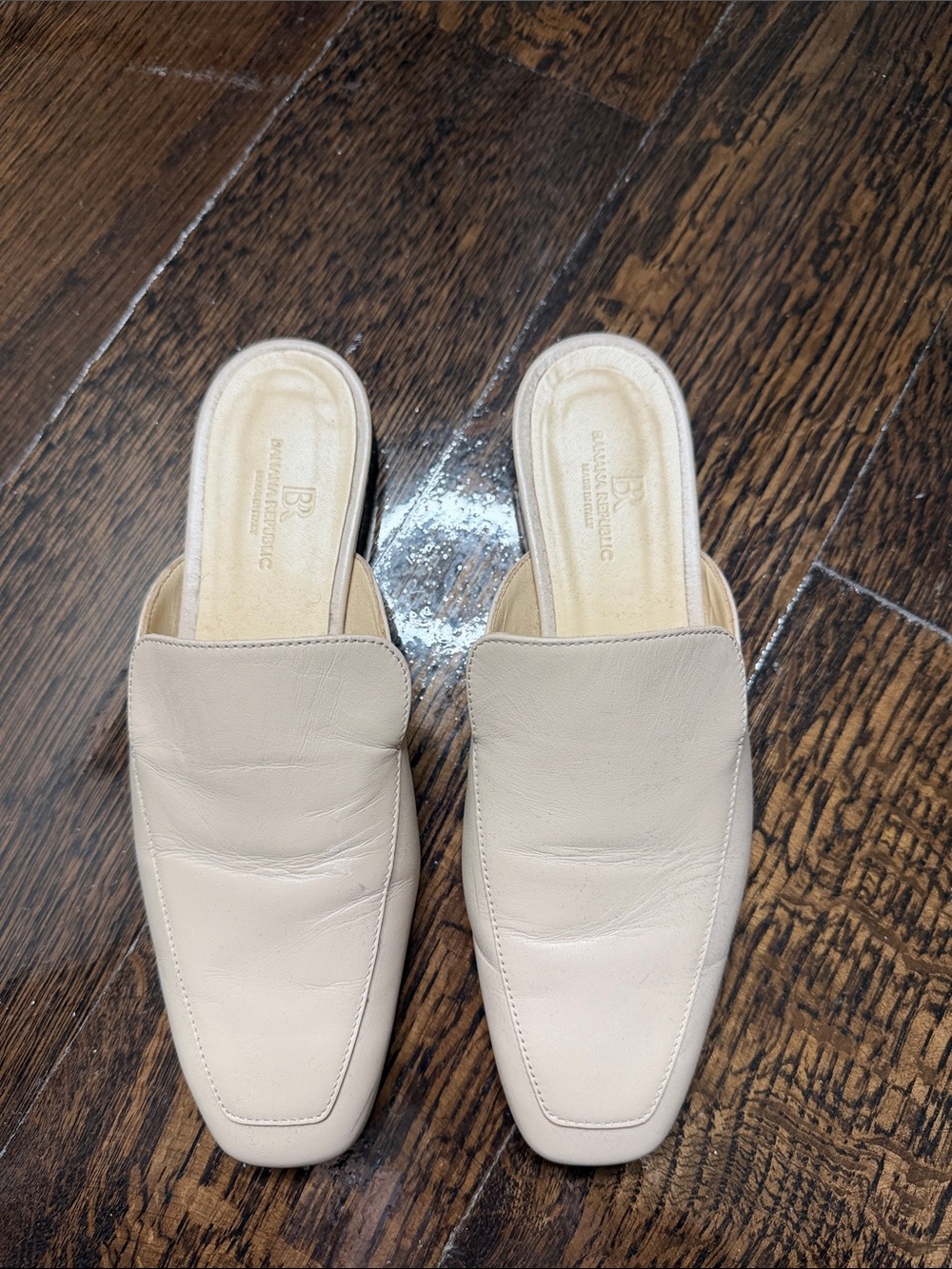 Banana Republic Cream Leather Slip-On Mules
